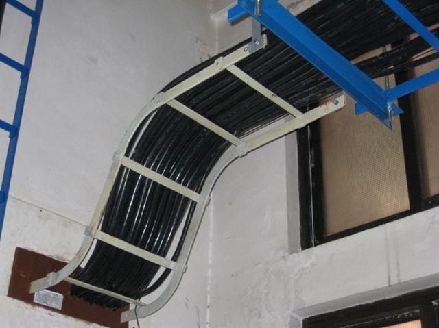 電線和電纜可敷設在同一個橋架內?(圖1) 橋架與電纜敷設