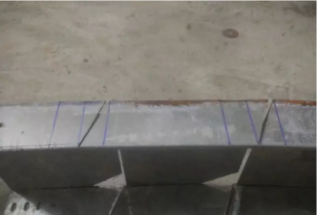 電纜橋架兩個(gè)45°彎頭制作90°彎頭制作方法2