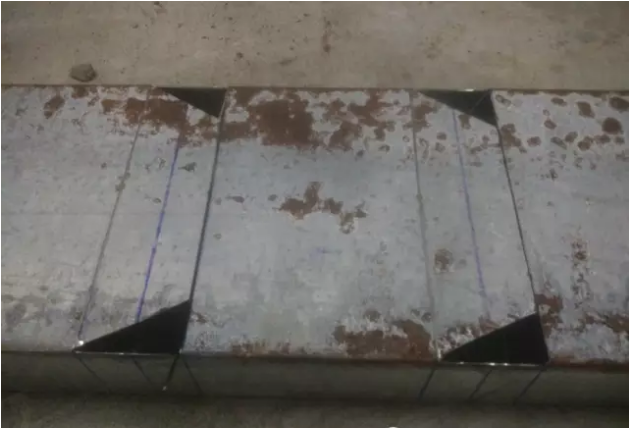 電纜橋架兩個(gè)45°彎頭組合成90°彎頭的制作方法(圖4) 電纜橋架兩個(gè)45°彎頭制作90°彎頭制作方法3