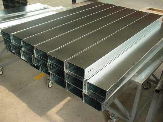 大跨距電纜橋架的應(yīng)用(圖1) 大跨距電纜橋架